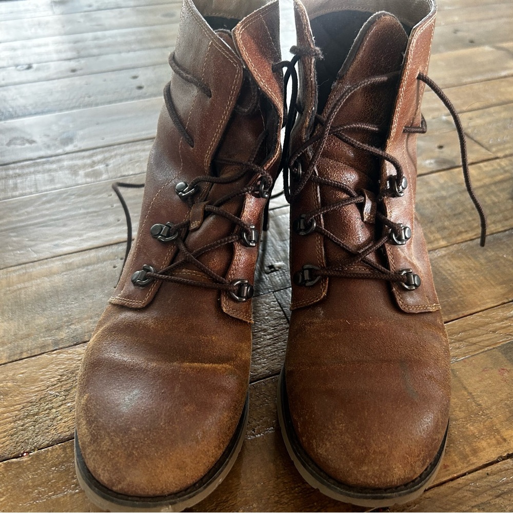 Women’s North Face Waterproof Sneakers